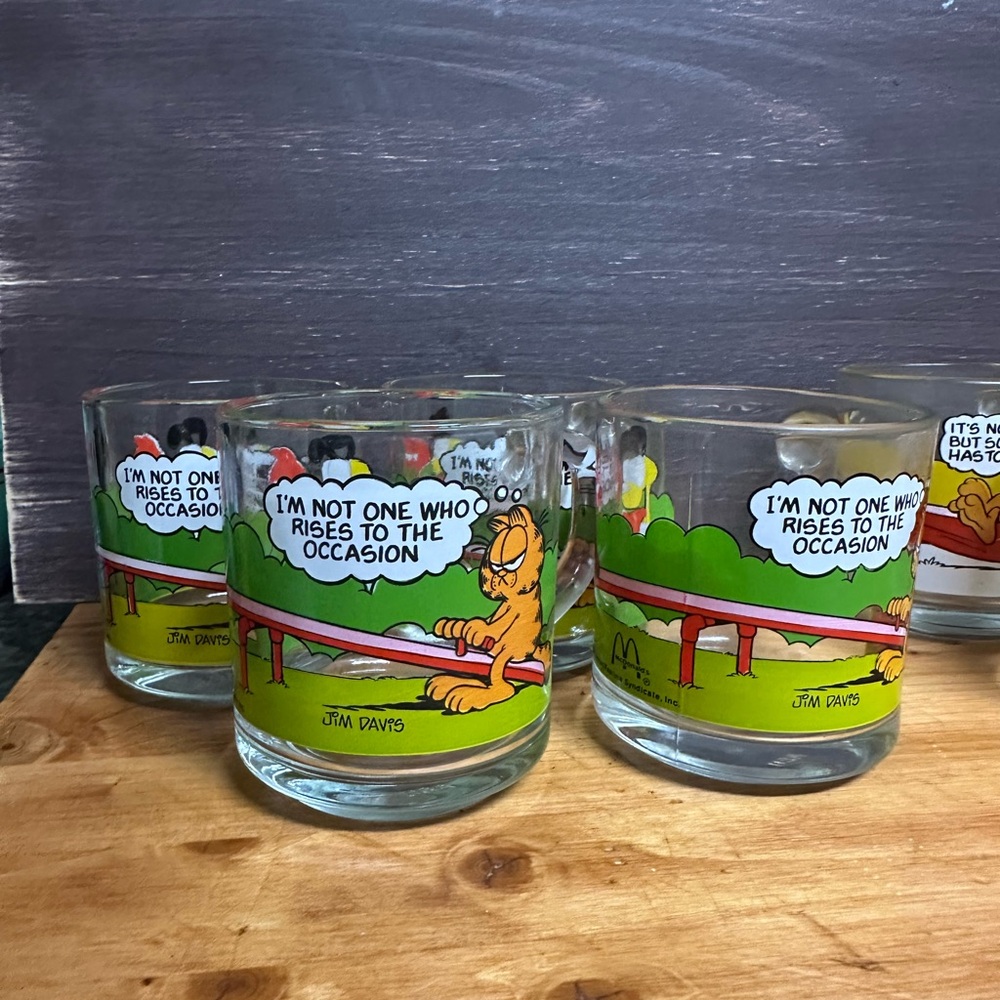 1978 Garfield Comic Glass Mugs Set